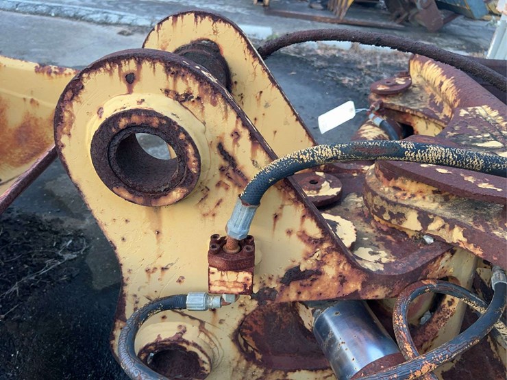 71”-hydraulic-bucket-image-13