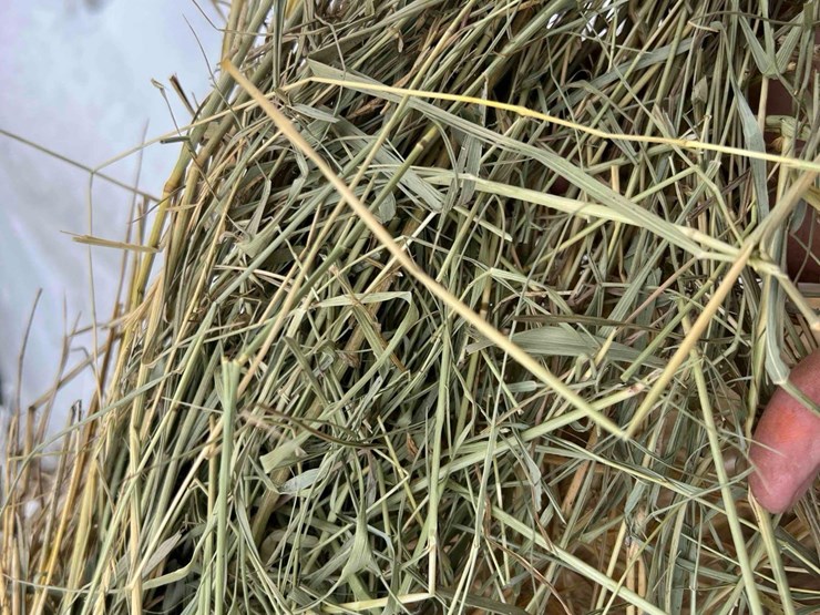 2025-john-deere-561m-image-10