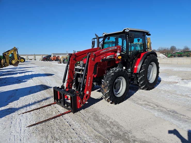 2017-massey-ferguson-4710-image-1