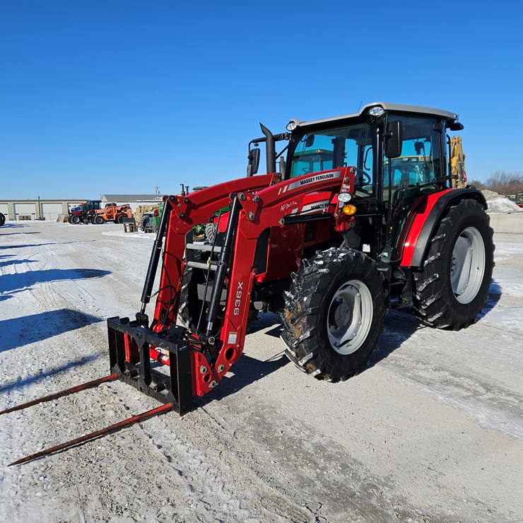 2017 MASSEY-FERGUSON 4710