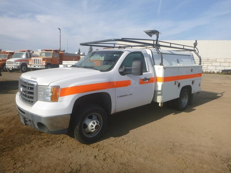 2008-gmc-3500-image-1