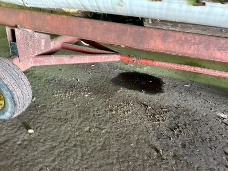 2011-new-holland-92c-image-45