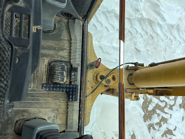 caterpillar-430d-image-28