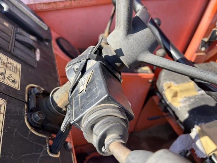 2005-jlg-8042-image-28