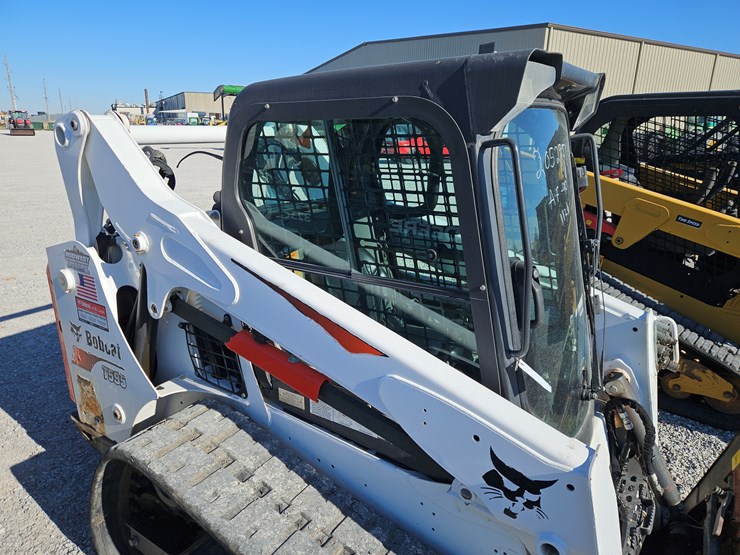 2019-bobcat-t595-image-23