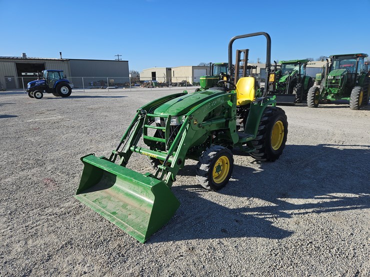 2023-john-deere-3033r-image-25