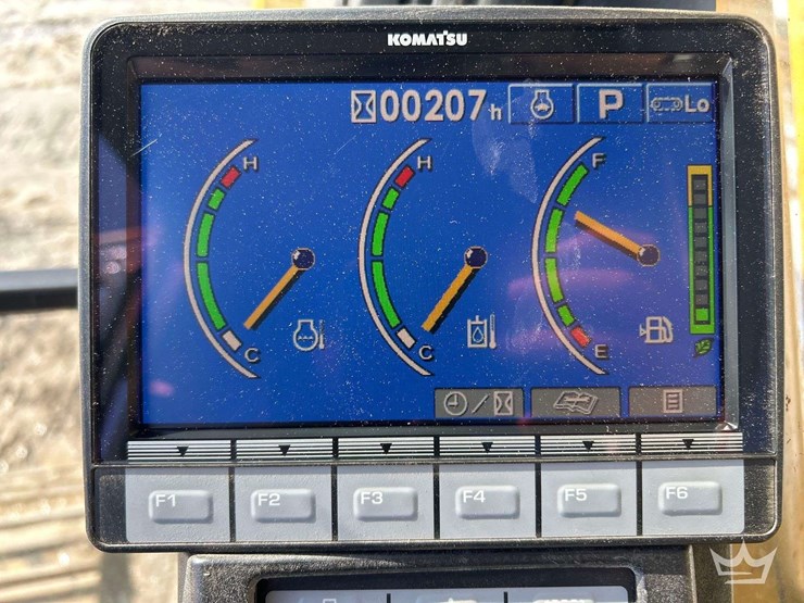 2013-komatsu-pc200-image-16