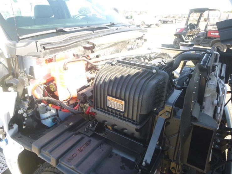 2023-chevrolet-silverado-5500hd-image-19