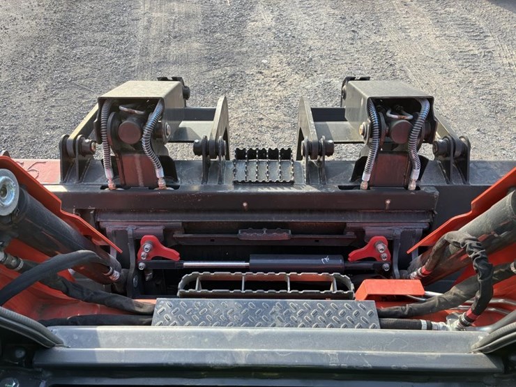 2024-kubota-svl75-3-image-11