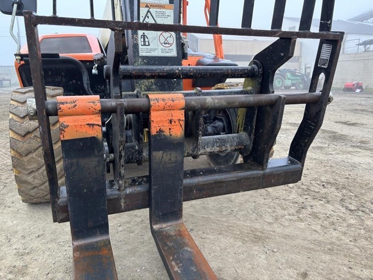 2015-jlg-g5-18a-image-11