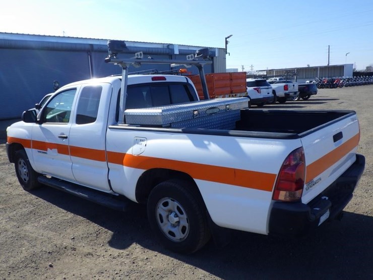 2013-toyota-tacoma-image-4