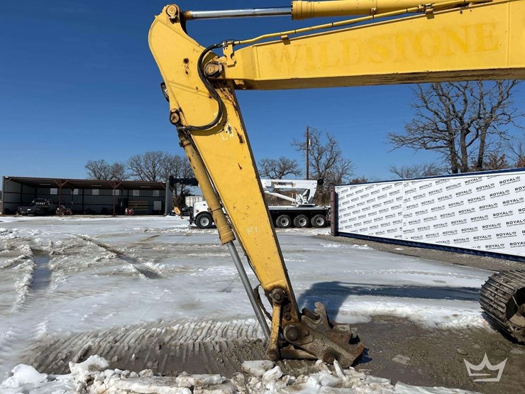 2015-komatsu-pc210-image-19