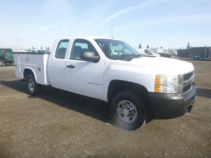 2009-chevrolet-2500-image-2