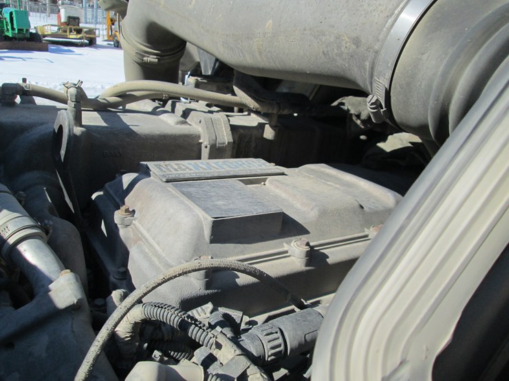 2013-international-8600-image-25