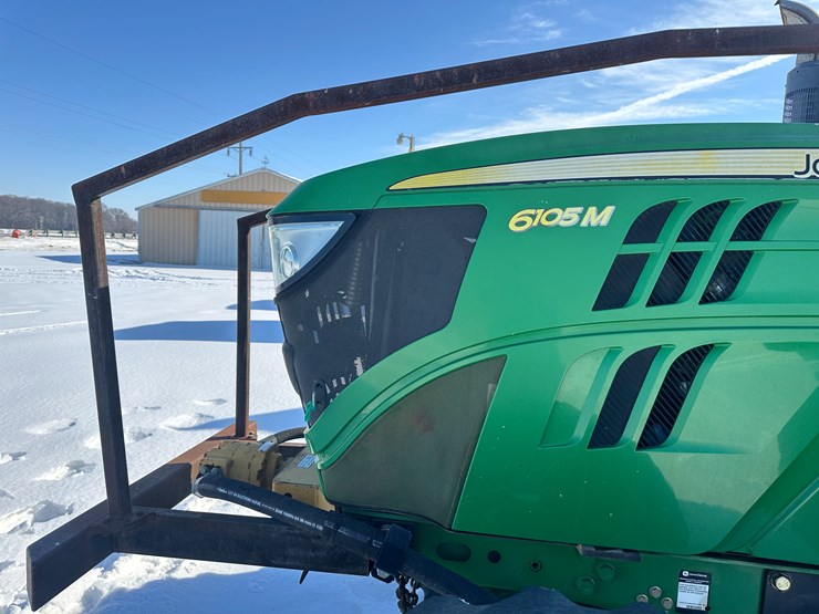 2014-john-deere-6105m-image-25