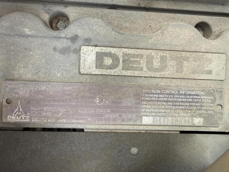 2016-volvo-blaw-knox-pf-4410b-asphalt-paver-image-52