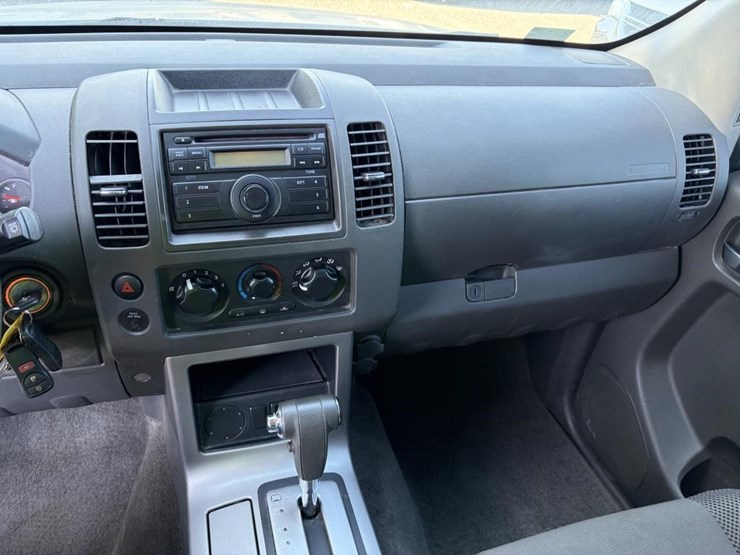 2012-nissan-pathfinder-image-14