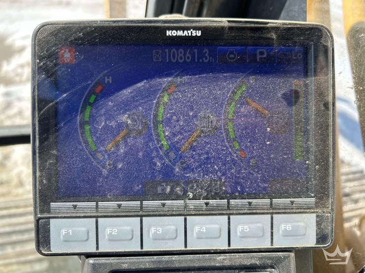 2015-komatsu-pc210-image-13