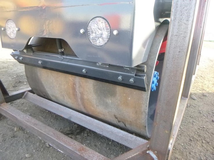 sdlool-sl1000-tandem-vibratory-roller-image-12