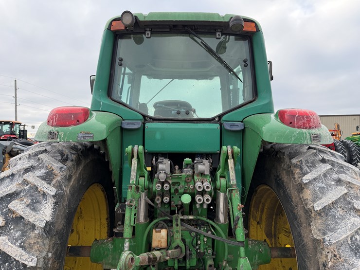 2003-john-deere-7520-image-11