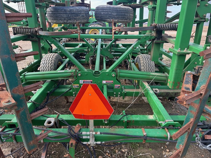 john-deere-2310-image-14