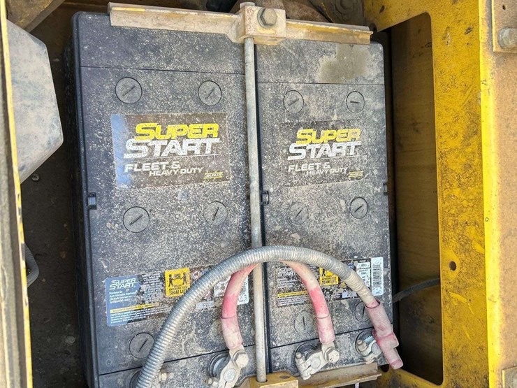 komatsu-pc200-image-9