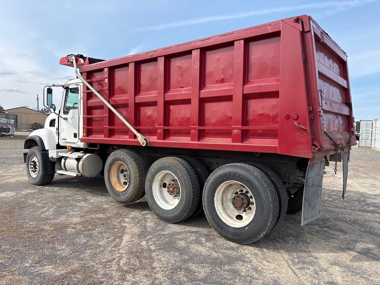 #31986-•-2007-mack-cv713-dump-truck-image-4