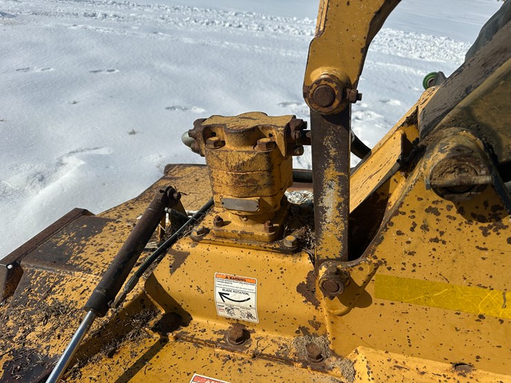 2014-john-deere-6105m-image-40