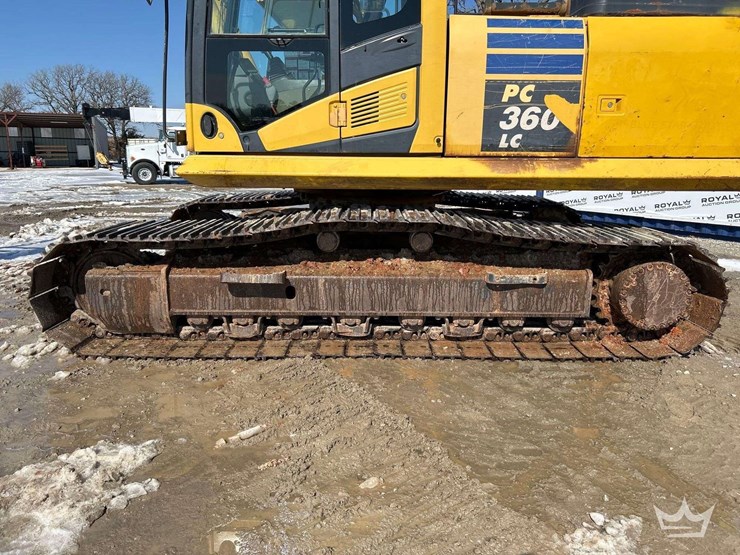 2016-komatsu-pc360lc-11-hydraulic-excavator-image-25