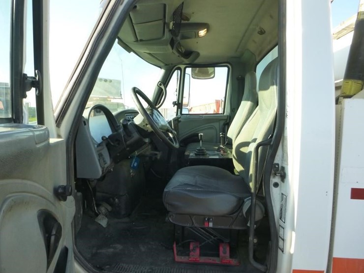2004-international-7400-image-6