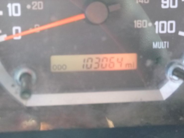 2018-isuzu-nqr-image-24