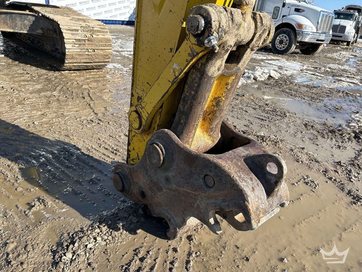 2013-komatsu-pc210-image-22