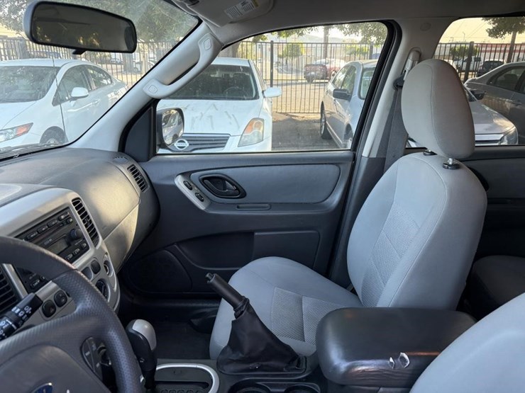 2006-ford-escape-xlt-image-14