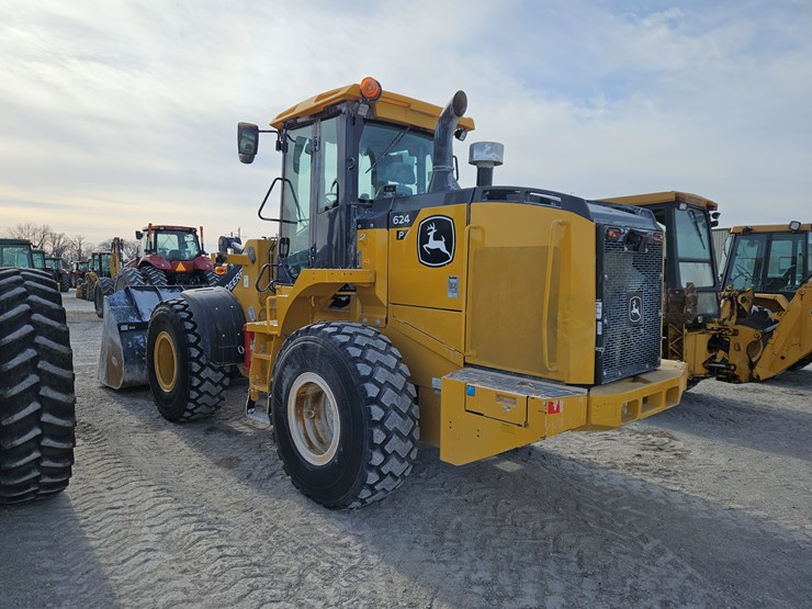 2022-deere-624p-image-13