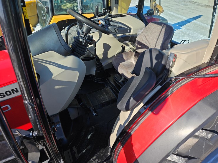2017-massey-ferguson-4710-image-9