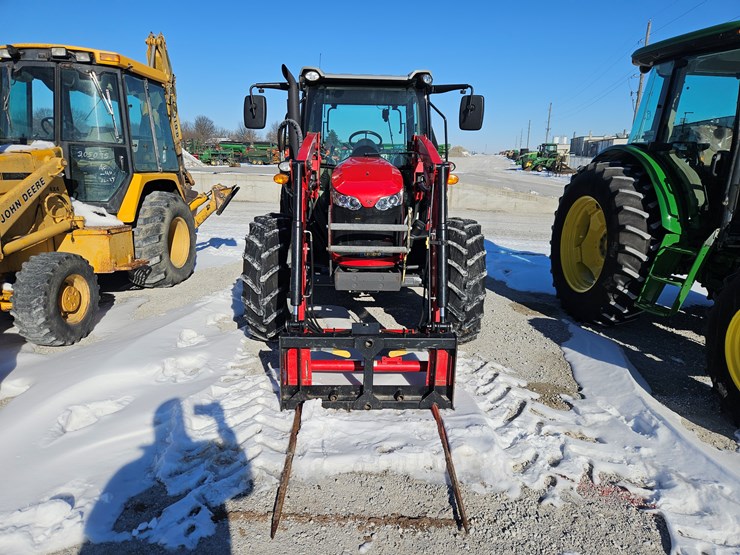 2017-massey-ferguson-4710-image-2