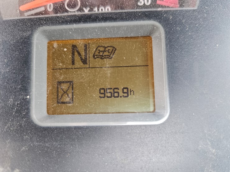 2015-caterpillar-420f-image-15