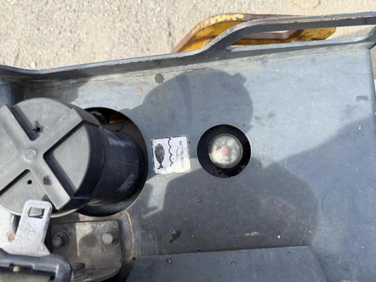 2014-bomag-bw120-image-24