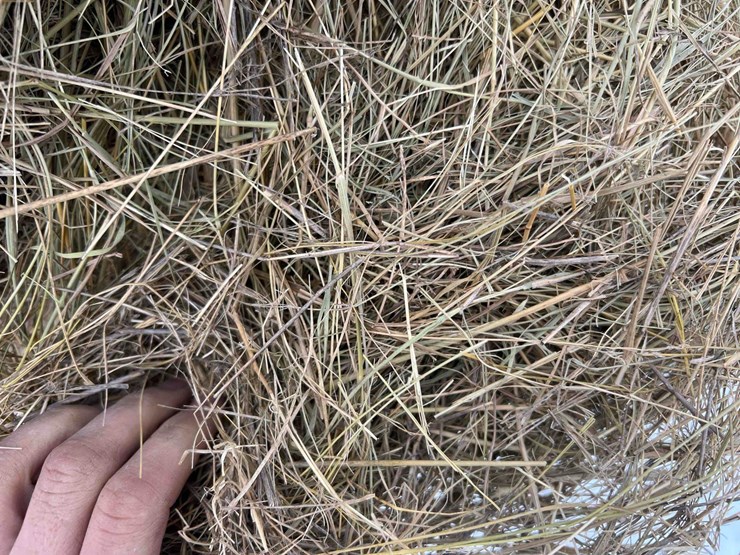 2024-john-deere-561m-image-9