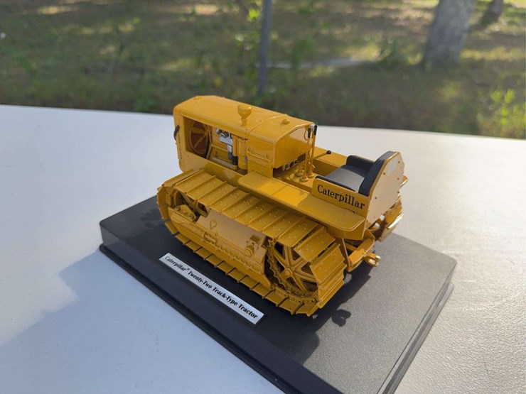 caterpillar-d2-image-19