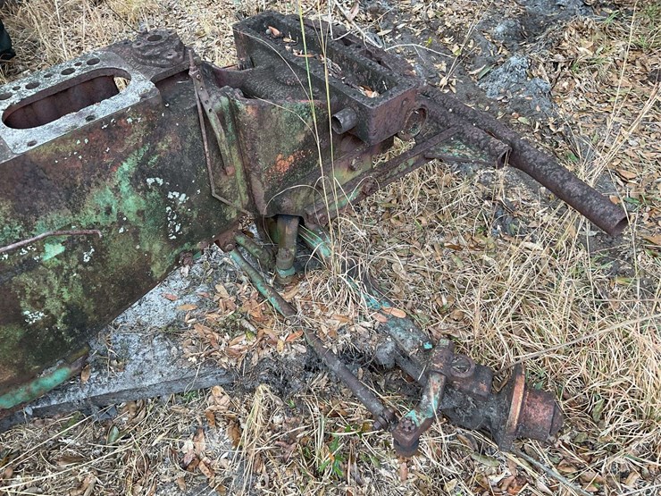 minneapolis-moline-parts-tractor-image-8