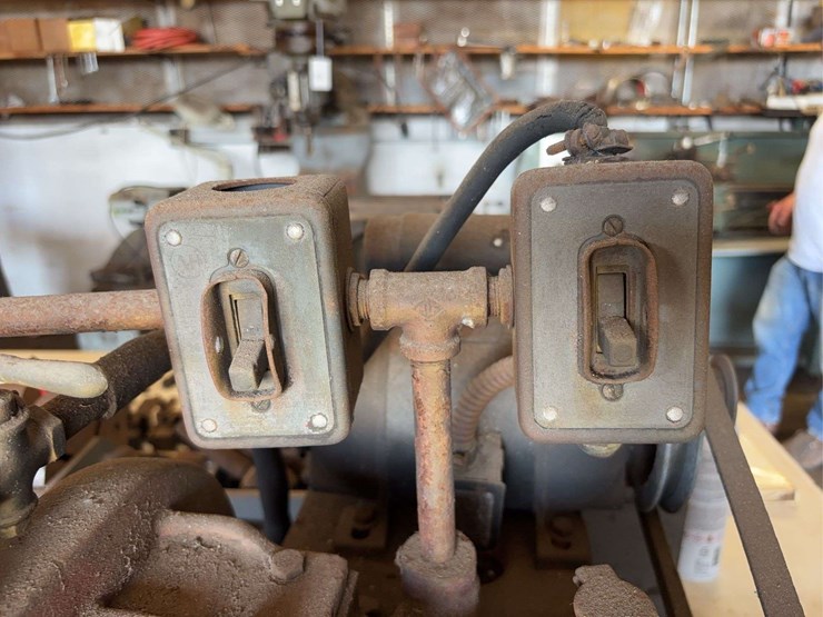 van-norman-piston-turning-&-grinding-machine-image-18