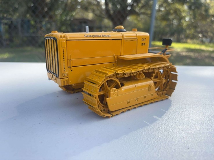 caterpillar-16-image-18