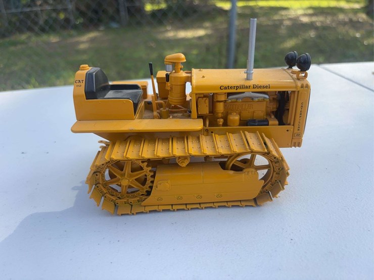 caterpillar-16-image-40