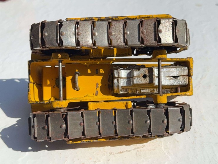 caterpillar-30-image-11