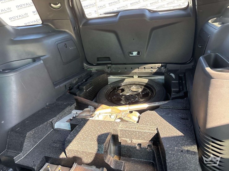 2015-ford-explorer-image-18