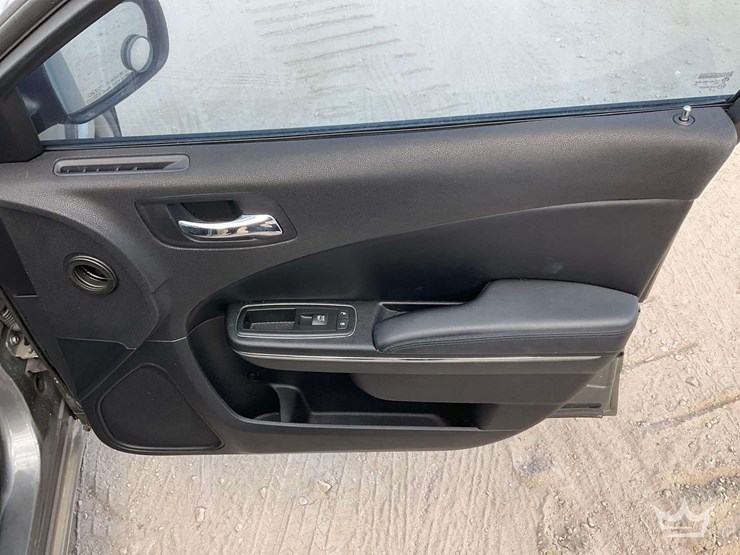 2012-dodge-charger-sedan-image-25