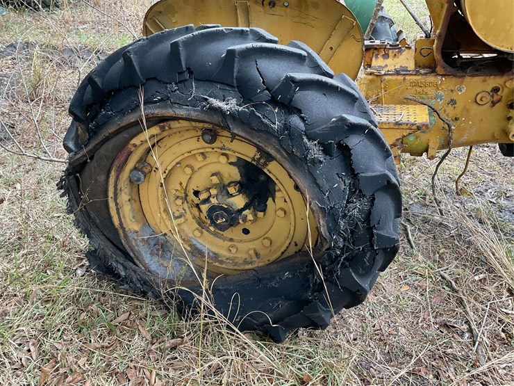 minneapolis-moline-big-mo-400m-army-tractor-image-21