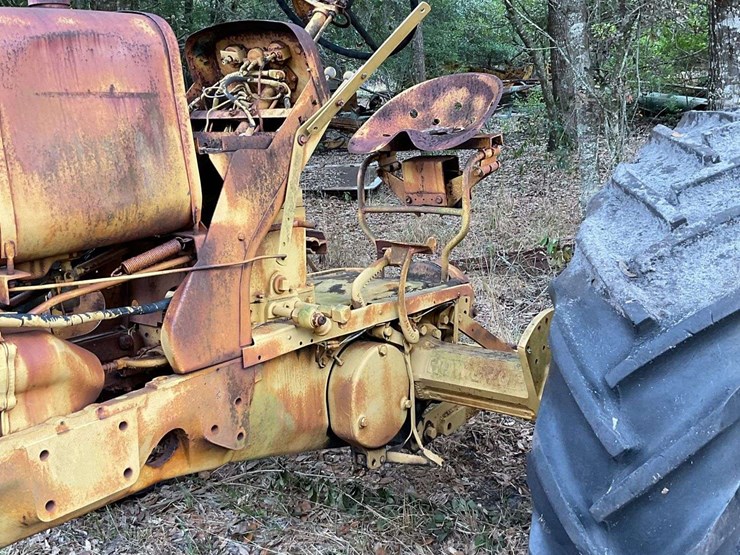 oliver-industrial-tractor-image-11