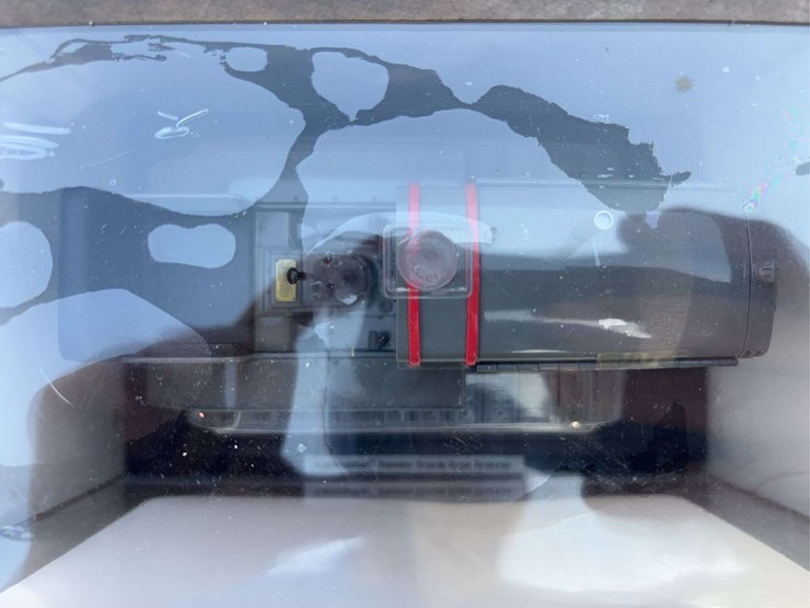 caterpillar-16-image-4